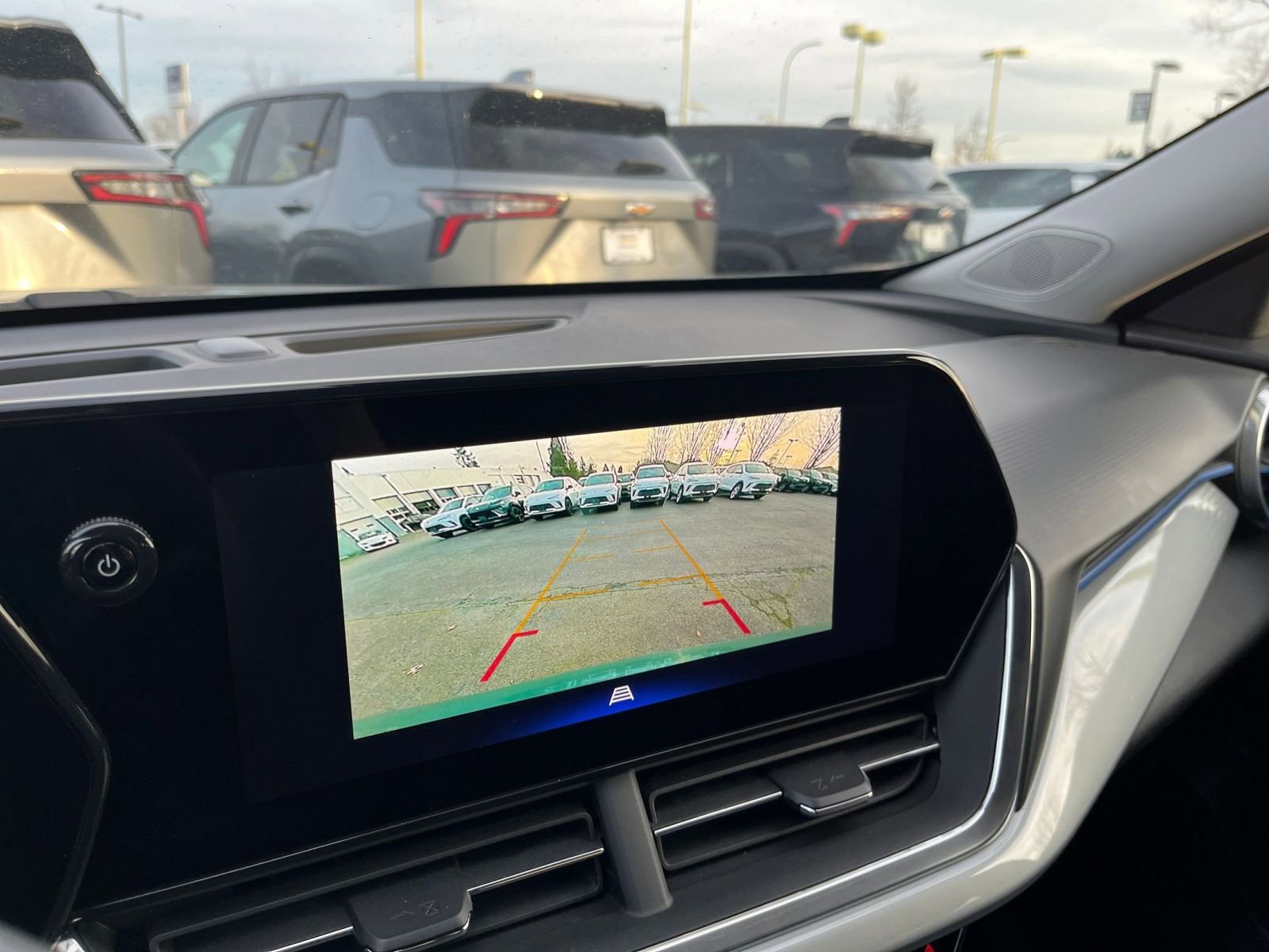 Thumbnail: 2025 Chevrolet Trax - 17