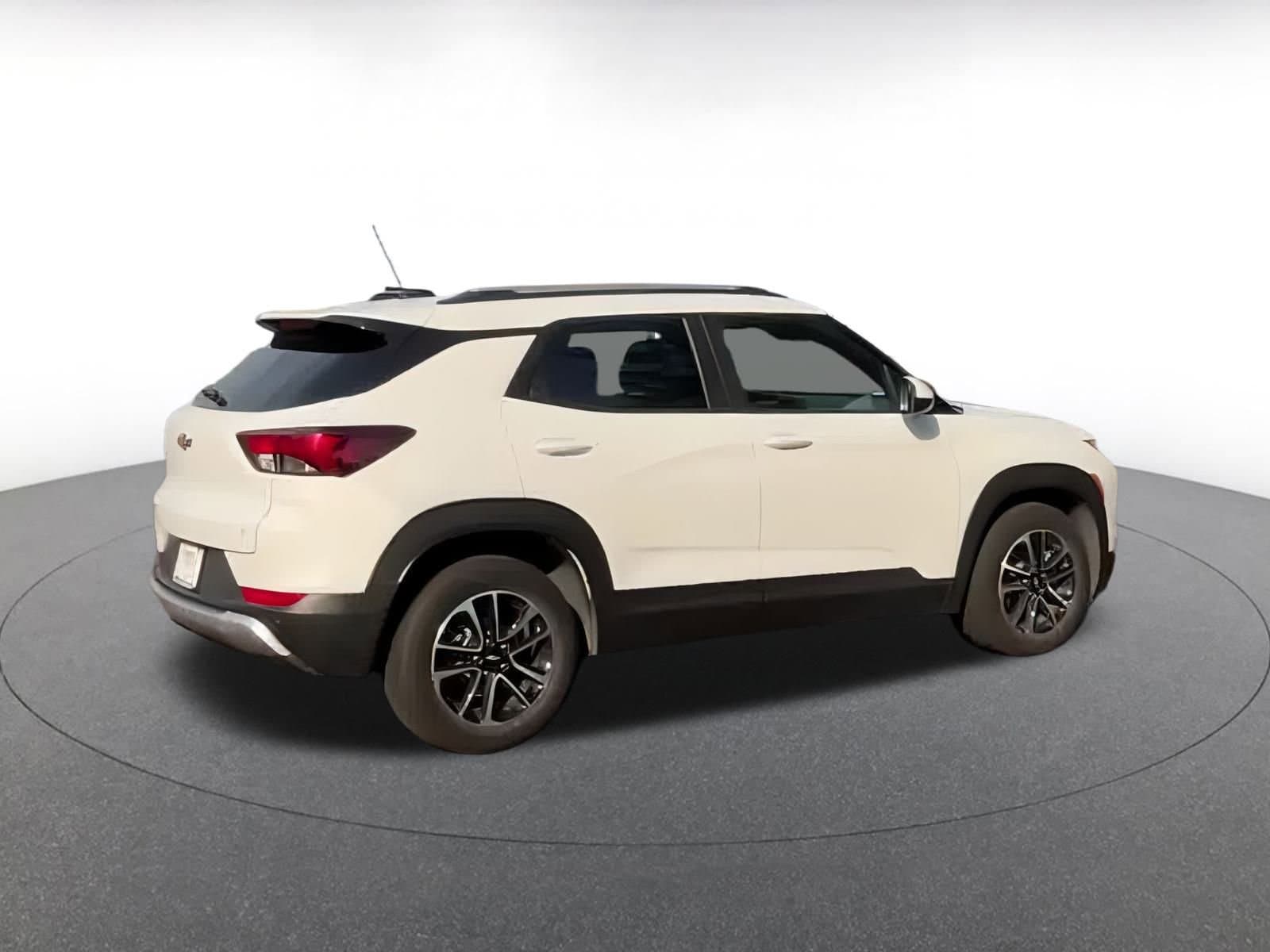 Thumbnail: 2024 Chevrolet TrailBlazer - 14