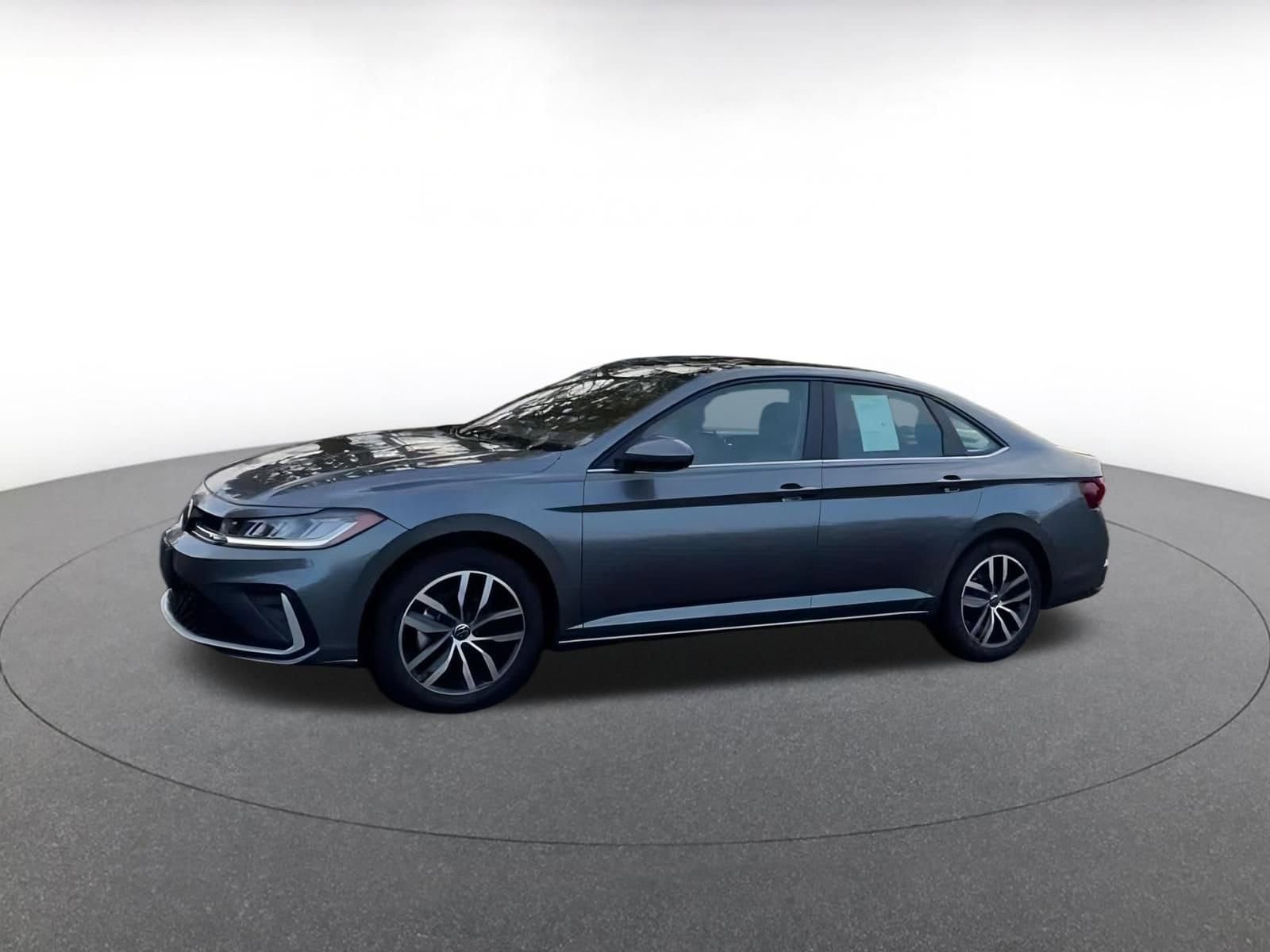 Thumbnail: 2025 Volkswagen Jetta - 10