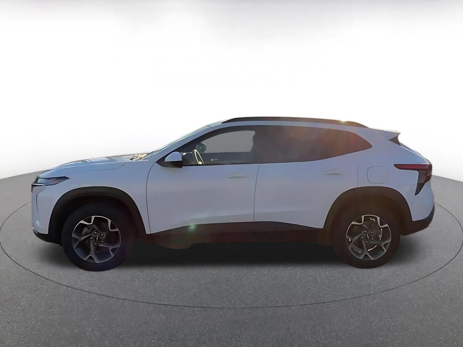 Thumbnail: 2025 Chevrolet Trax - 8