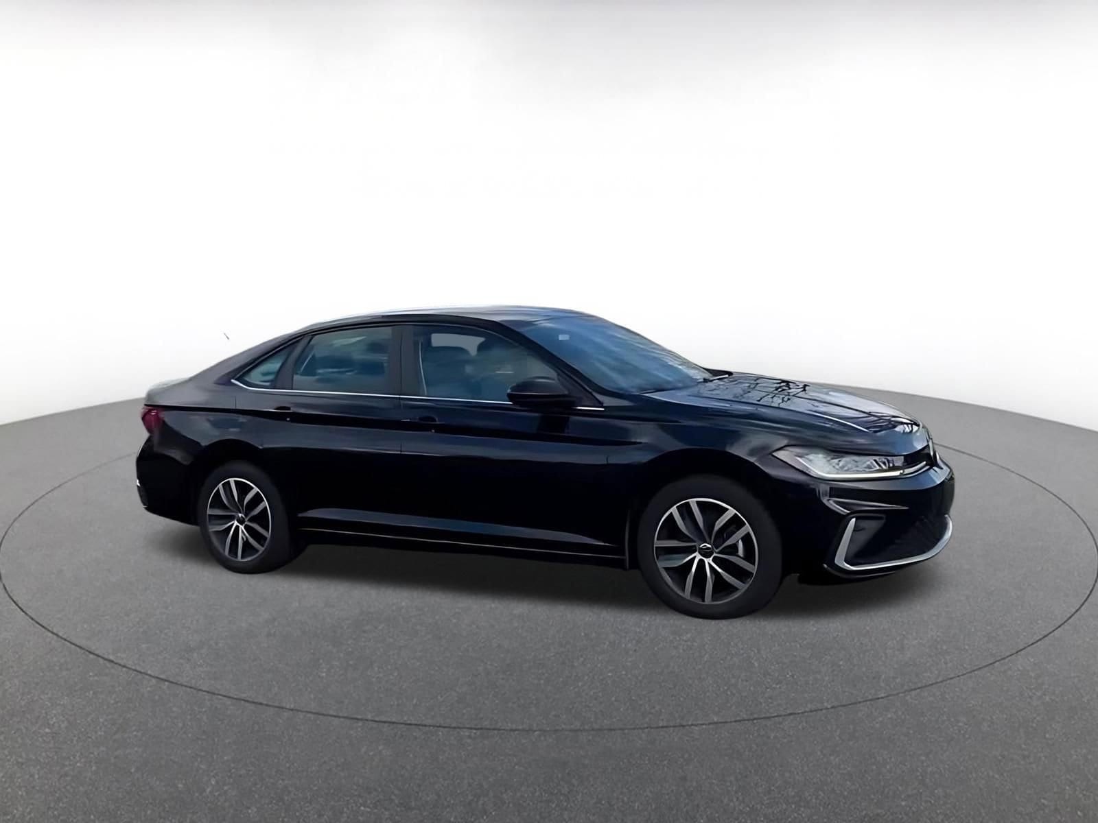 Thumbnail: 2025 Volkswagen Jetta - 2