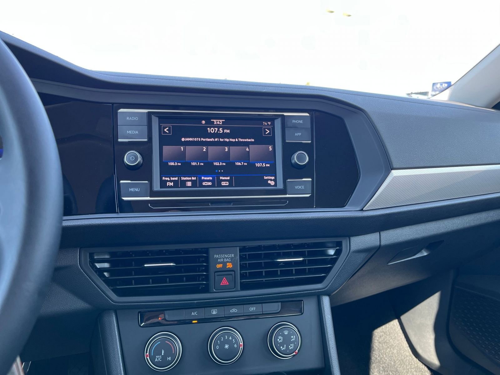 2024 Volkswagen Jetta S 21