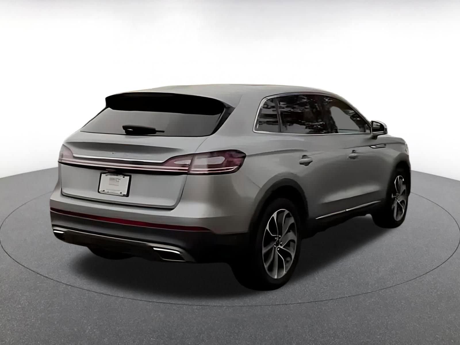 Thumbnail: 2023 Lincoln Nautilus - 12