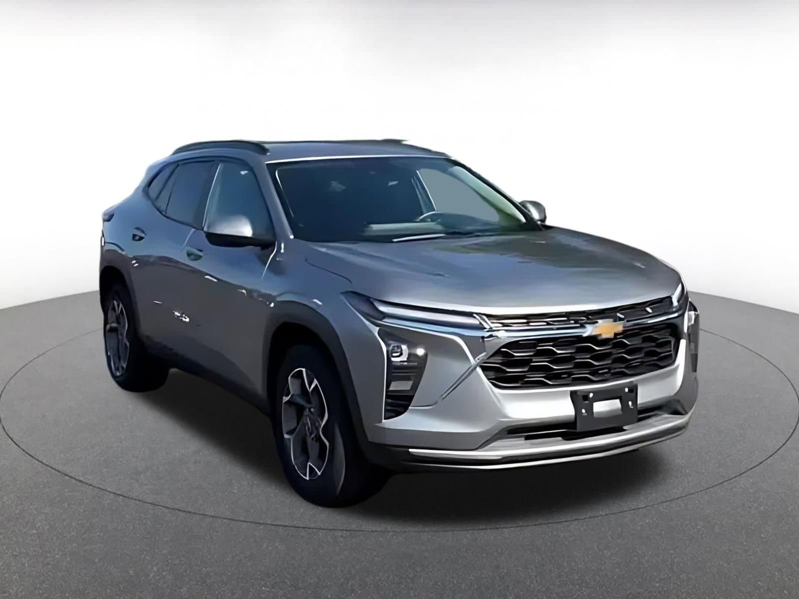 Thumbnail: 2025 Chevrolet Trax - 3