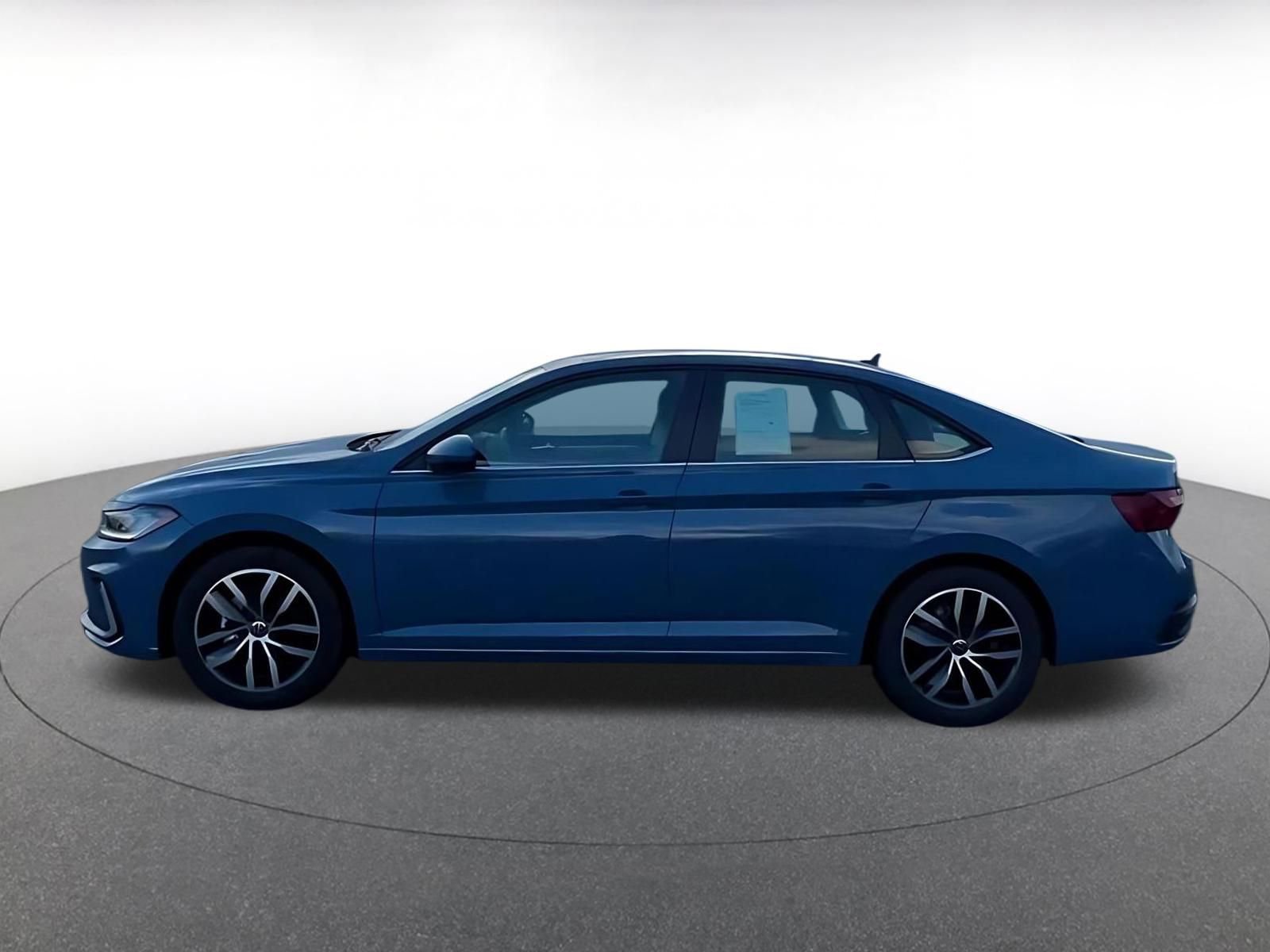 Thumbnail: 2025 Volkswagen Jetta - 9