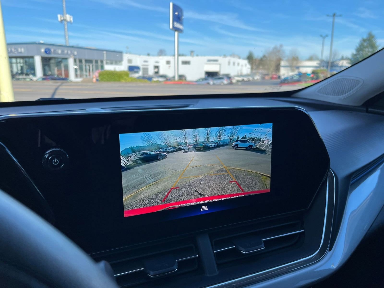 Thumbnail: 2025 Chevrolet Trax - 17