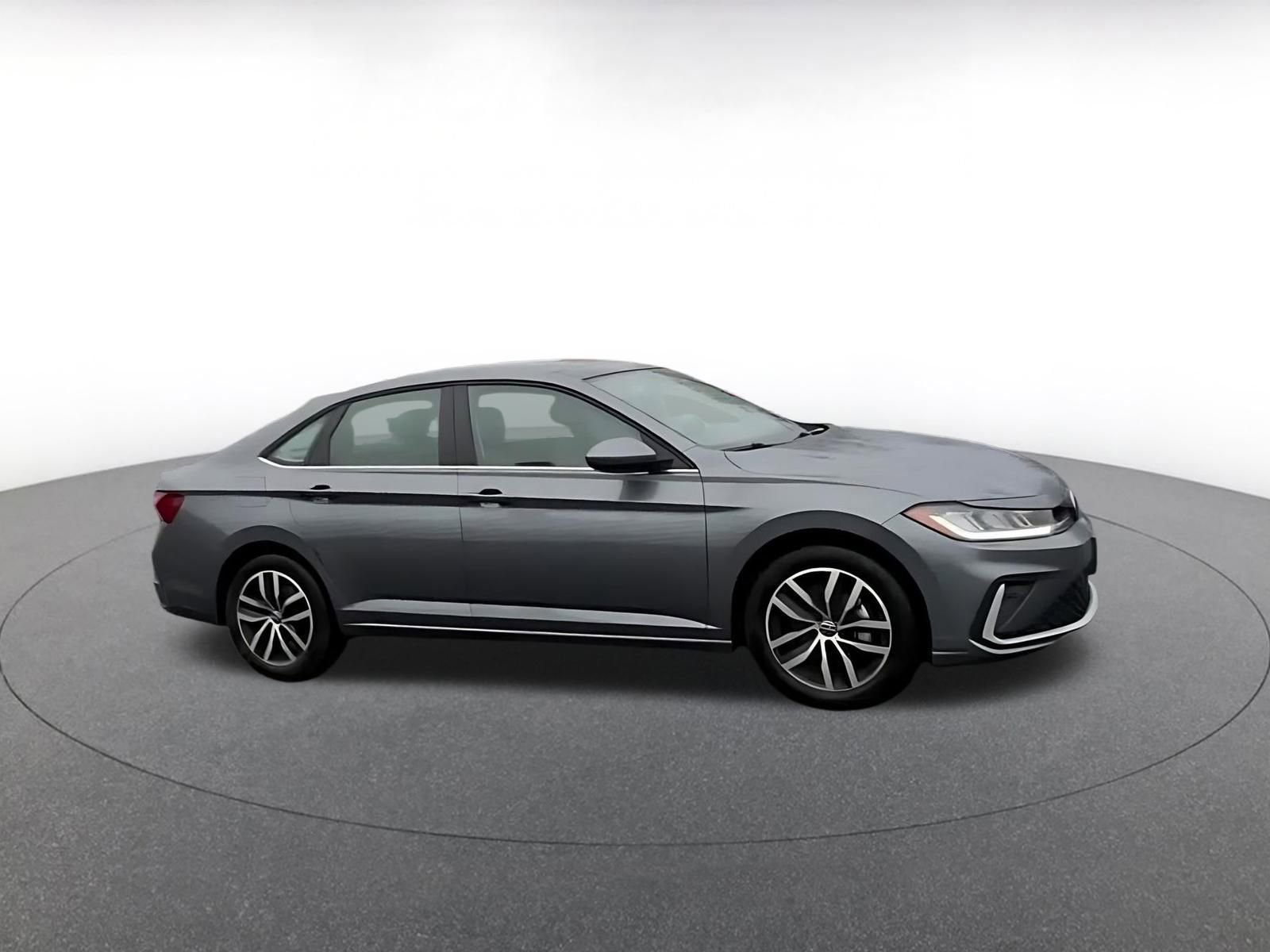 Thumbnail: 2025 Volkswagen Jetta - 2