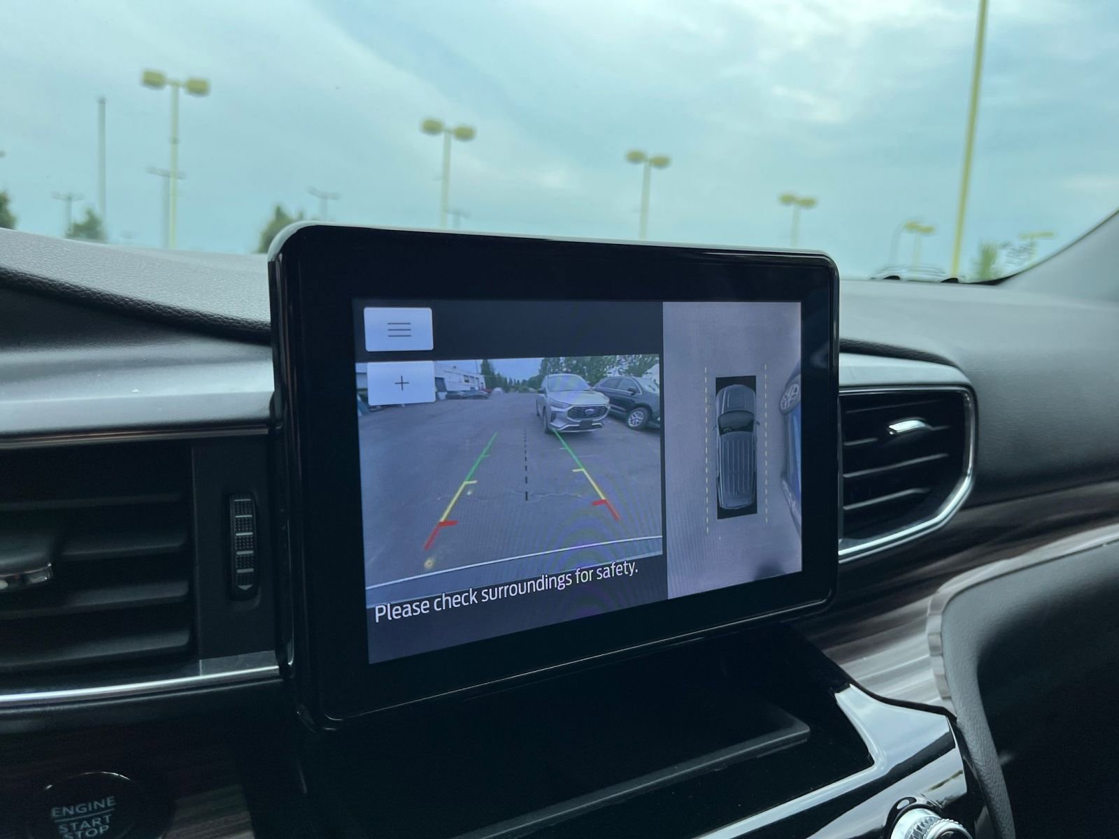 Thumbnail: 2023 Ford Explorer - 17