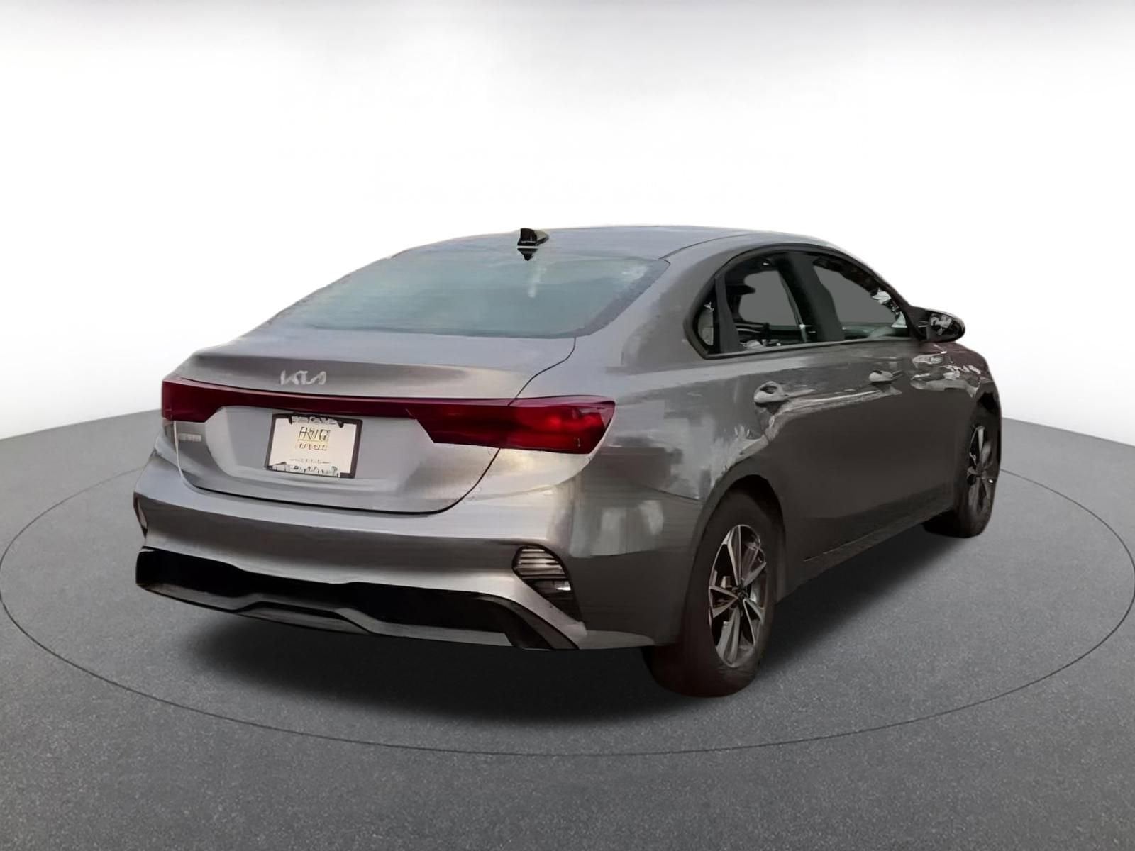 Thumbnail: 2024 Kia Forte - 14