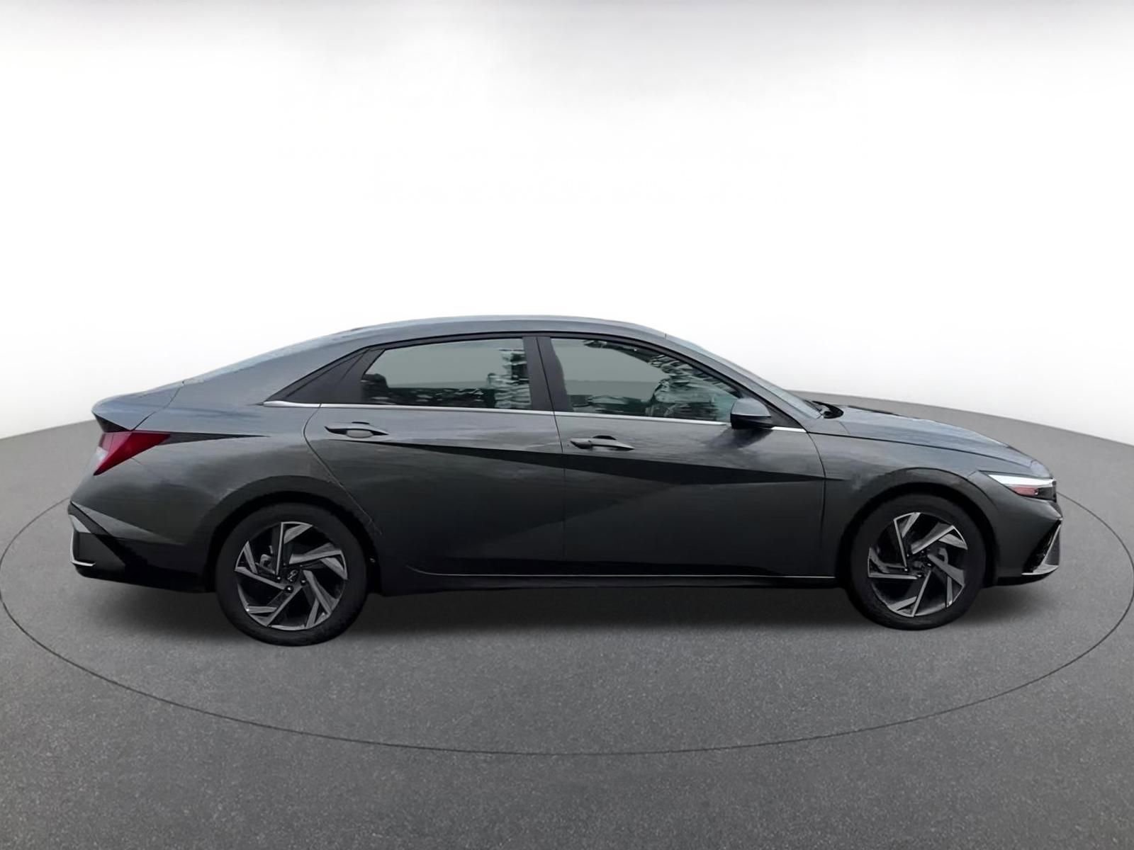 Thumbnail: 2025 Hyundai Elantra - 15