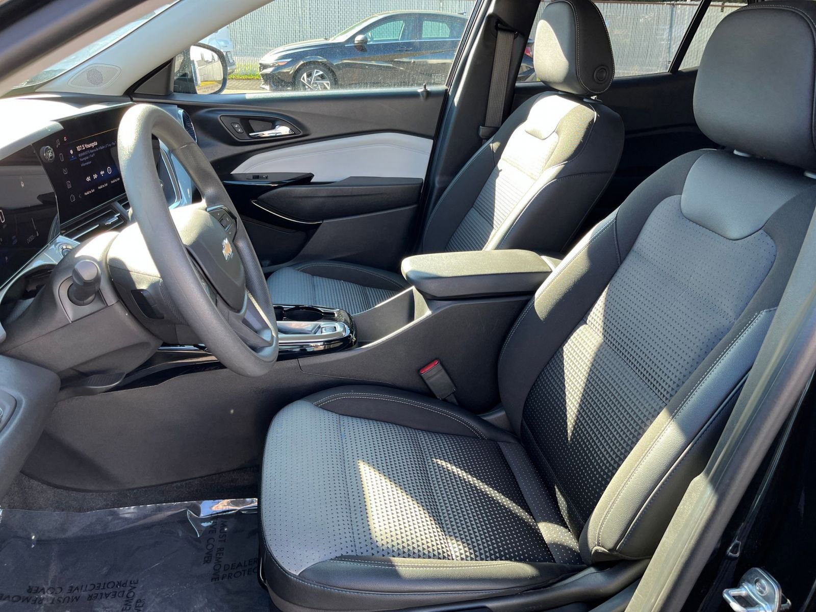 Thumbnail: 2025 Chevrolet Trax - 35