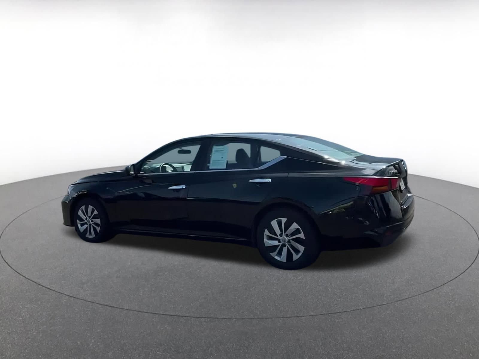 Thumbnail: 2023 Nissan Altima - 11