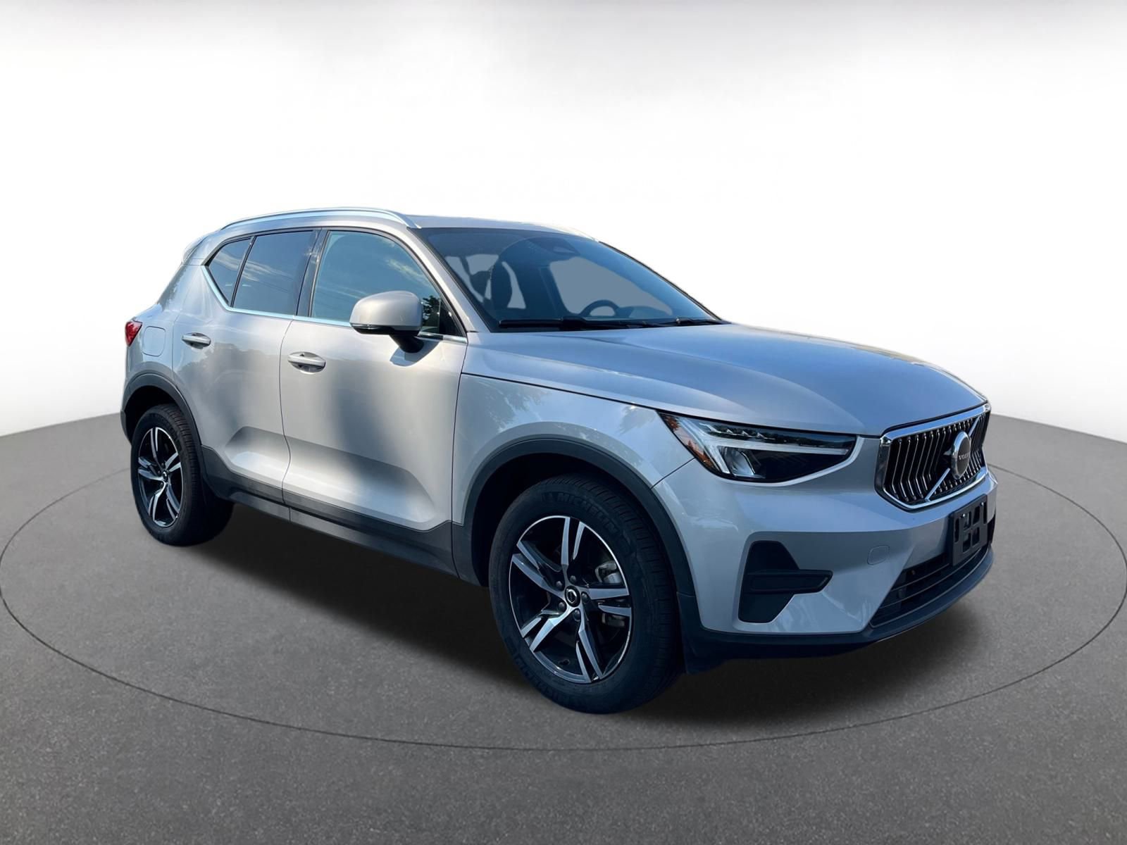 Thumbnail: 2024 Volvo XC40 - 1
