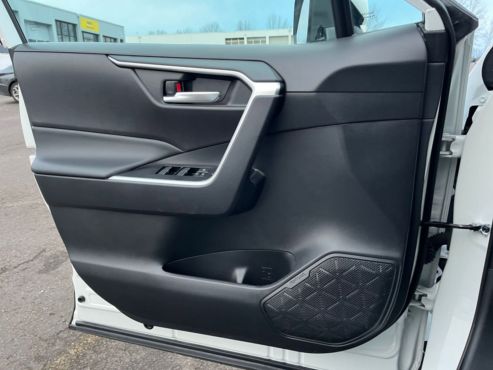 Thumbnail: 2025 Toyota RAV4 - 21