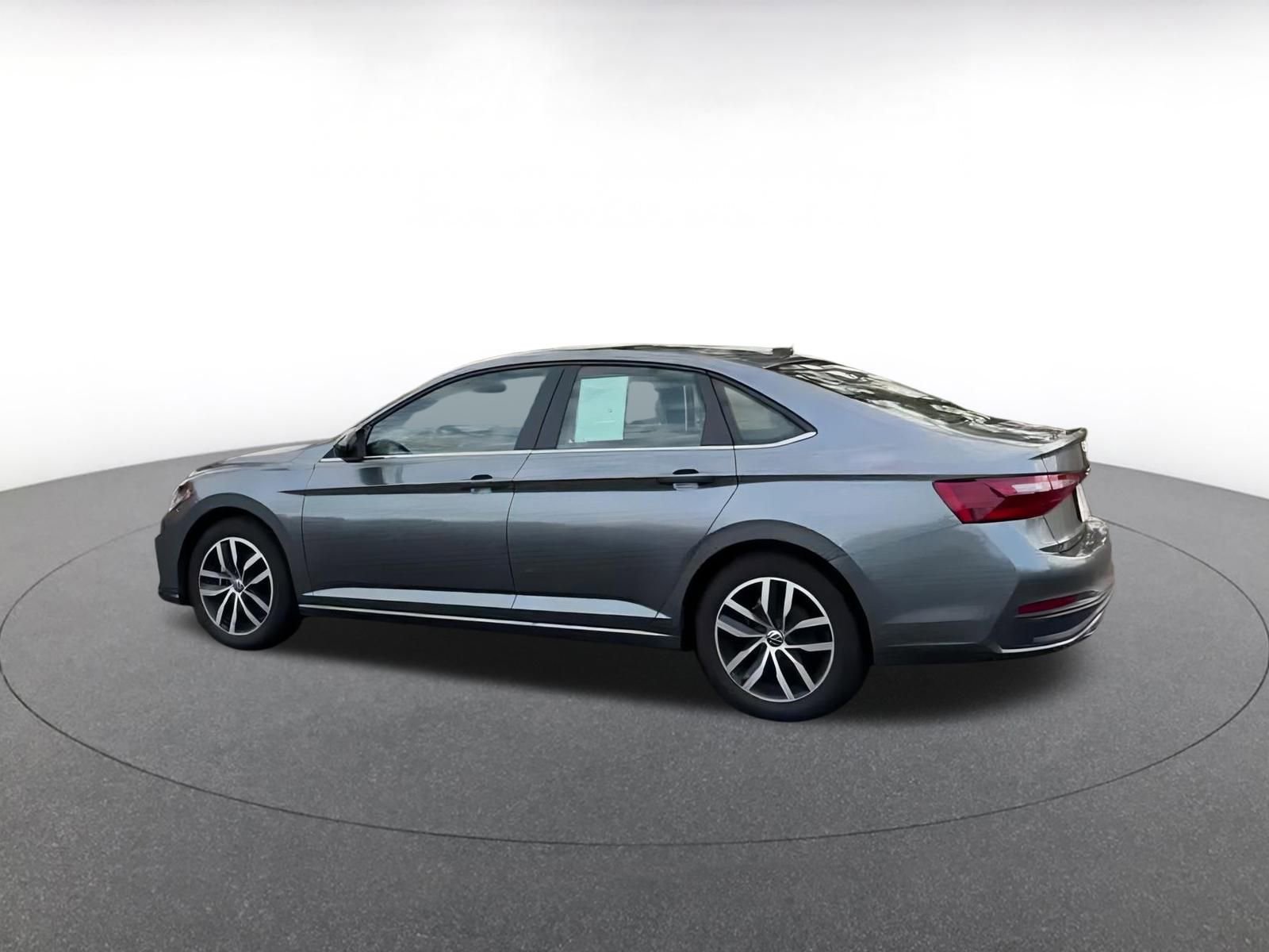 Thumbnail: 2025 Volkswagen Jetta - 4