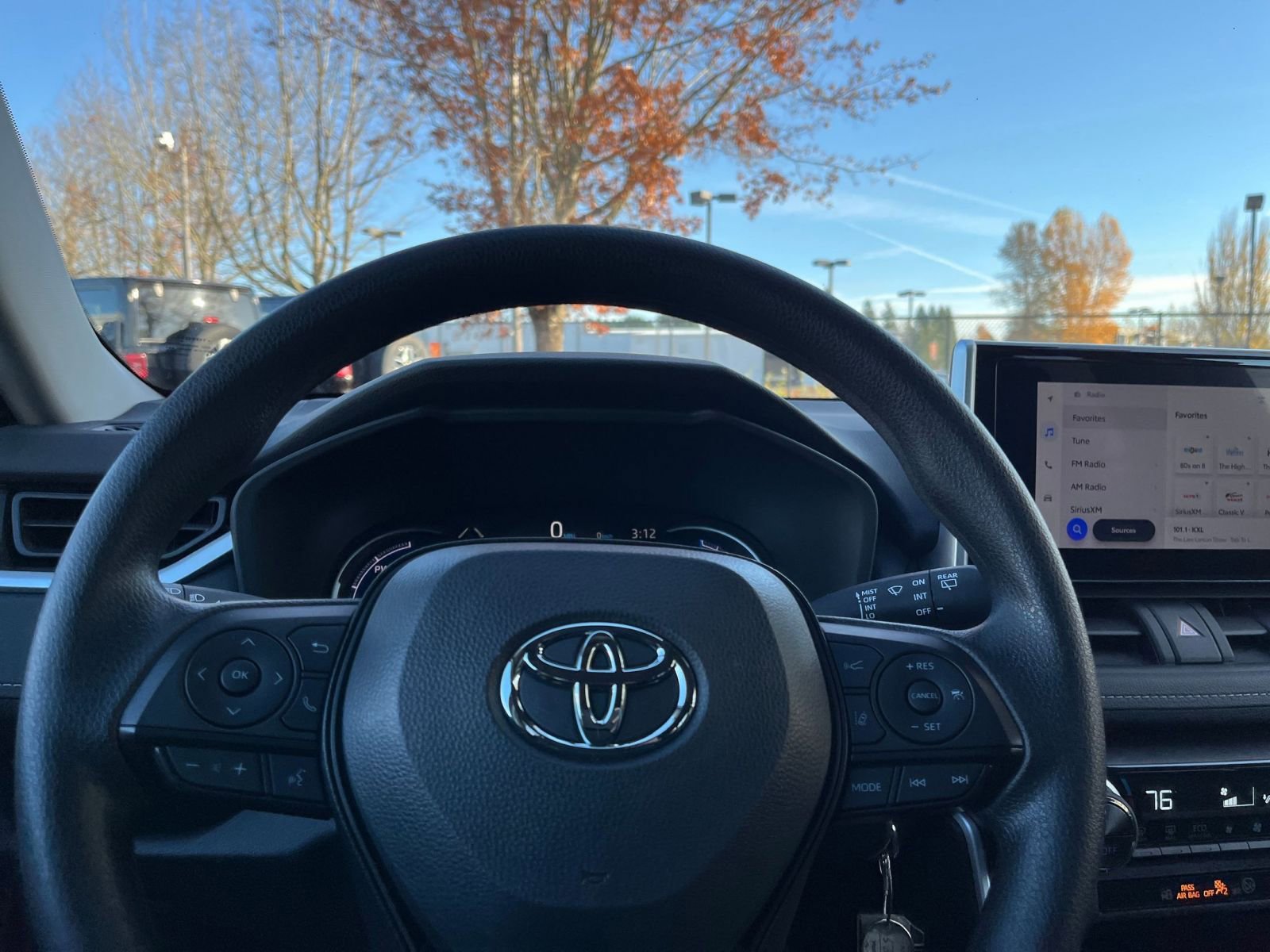 Thumbnail: 2025 Toyota RAV4 - 27