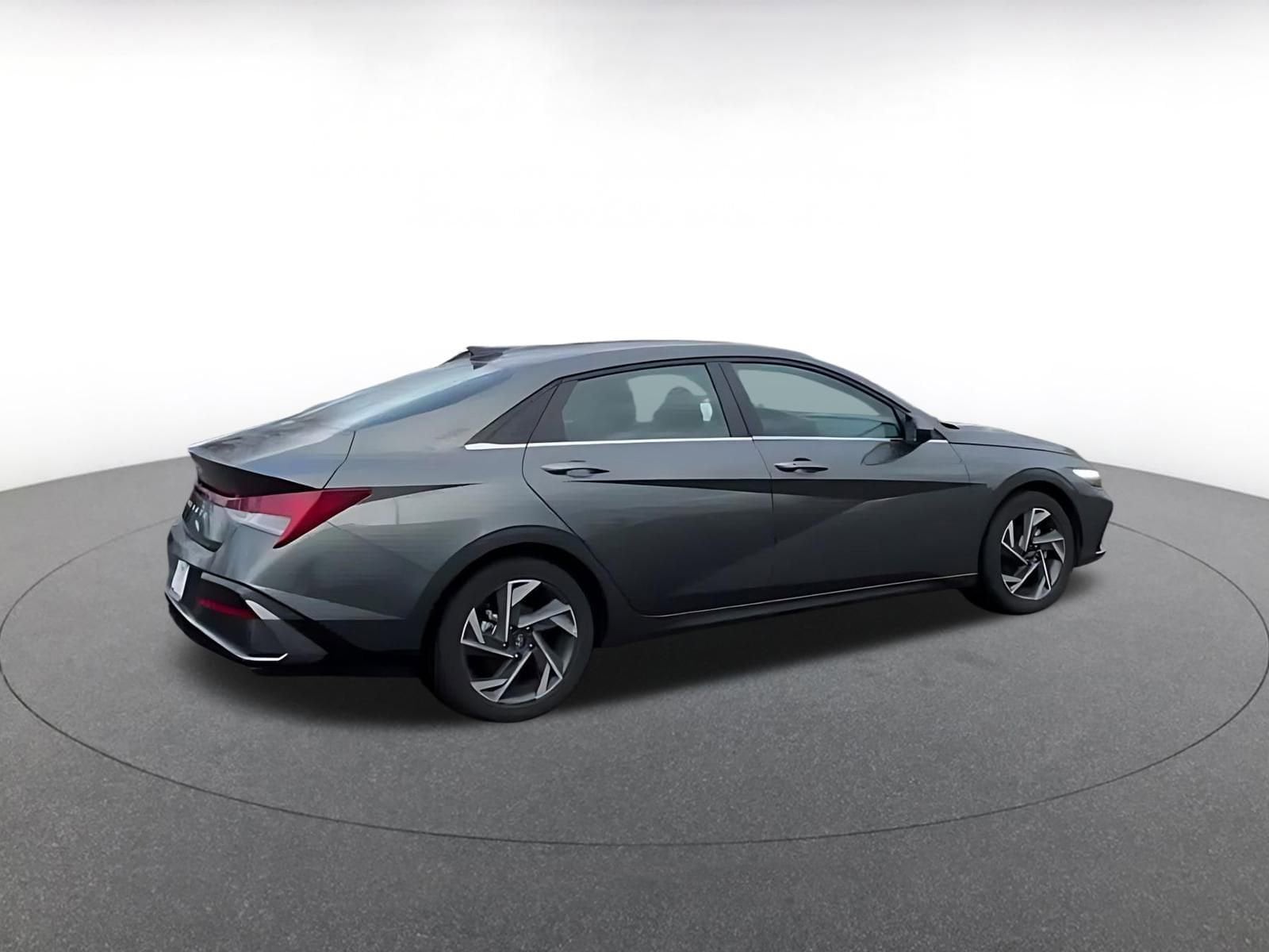 Thumbnail: 2025 Hyundai Elantra - 15