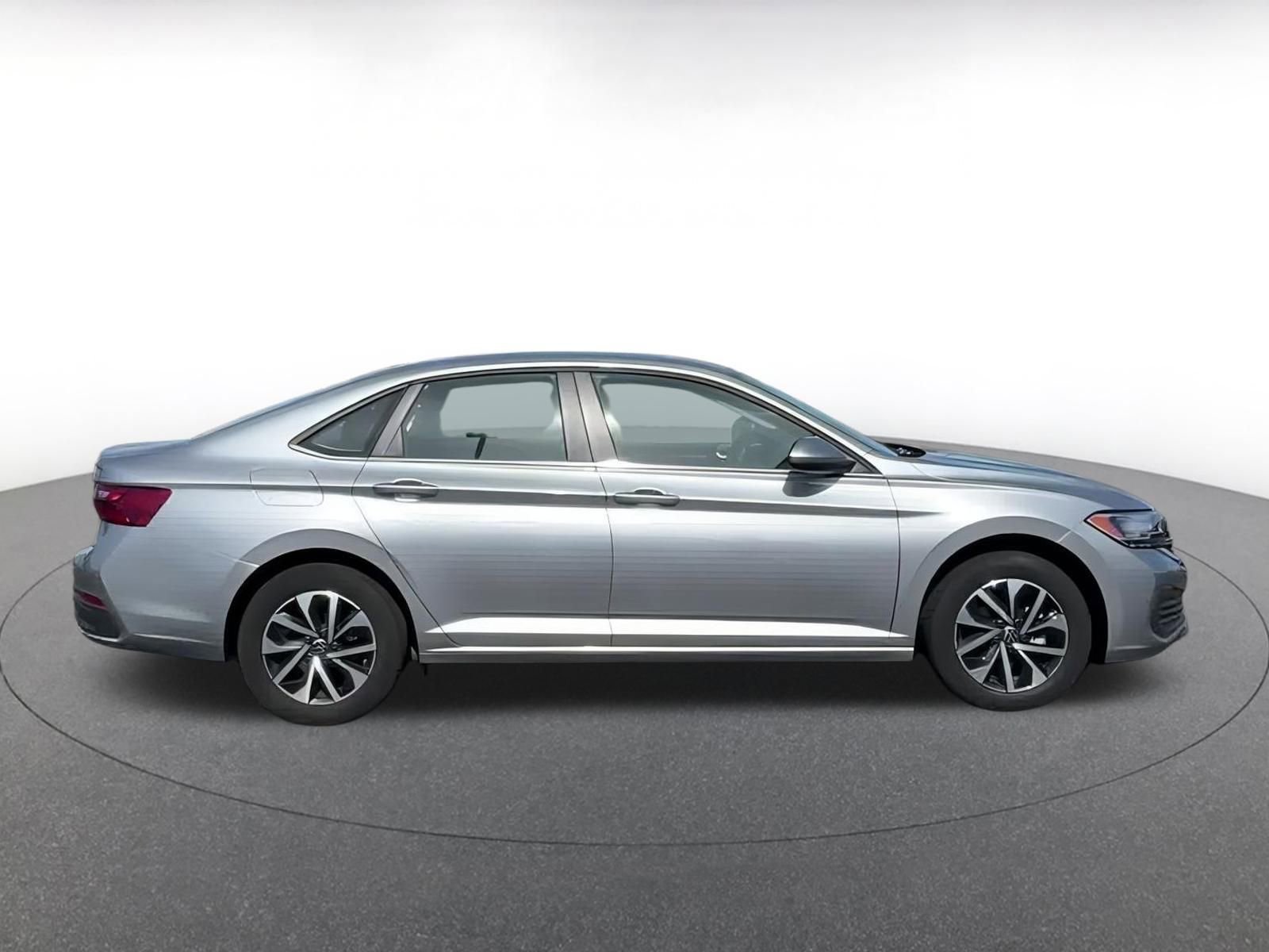 Thumbnail: 2024 Volkswagen Jetta - 16