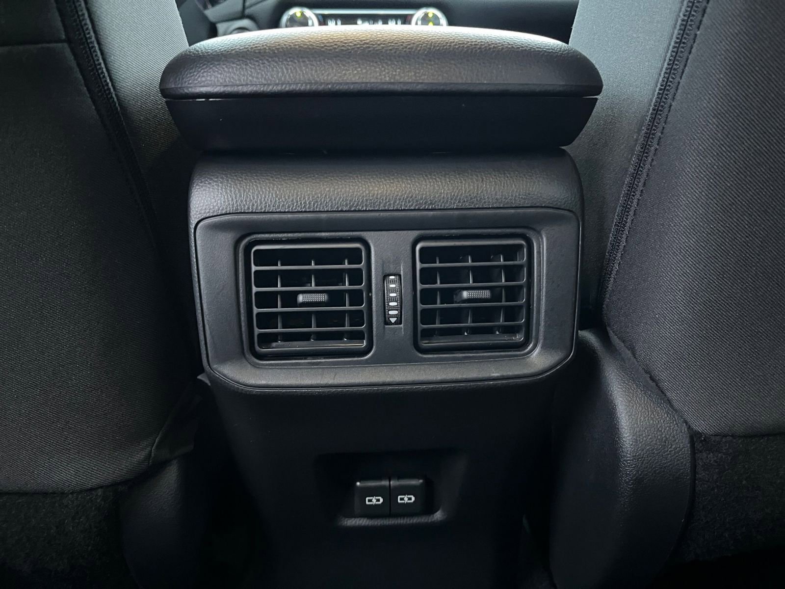 Thumbnail: 2025 Toyota RAV4 - 27