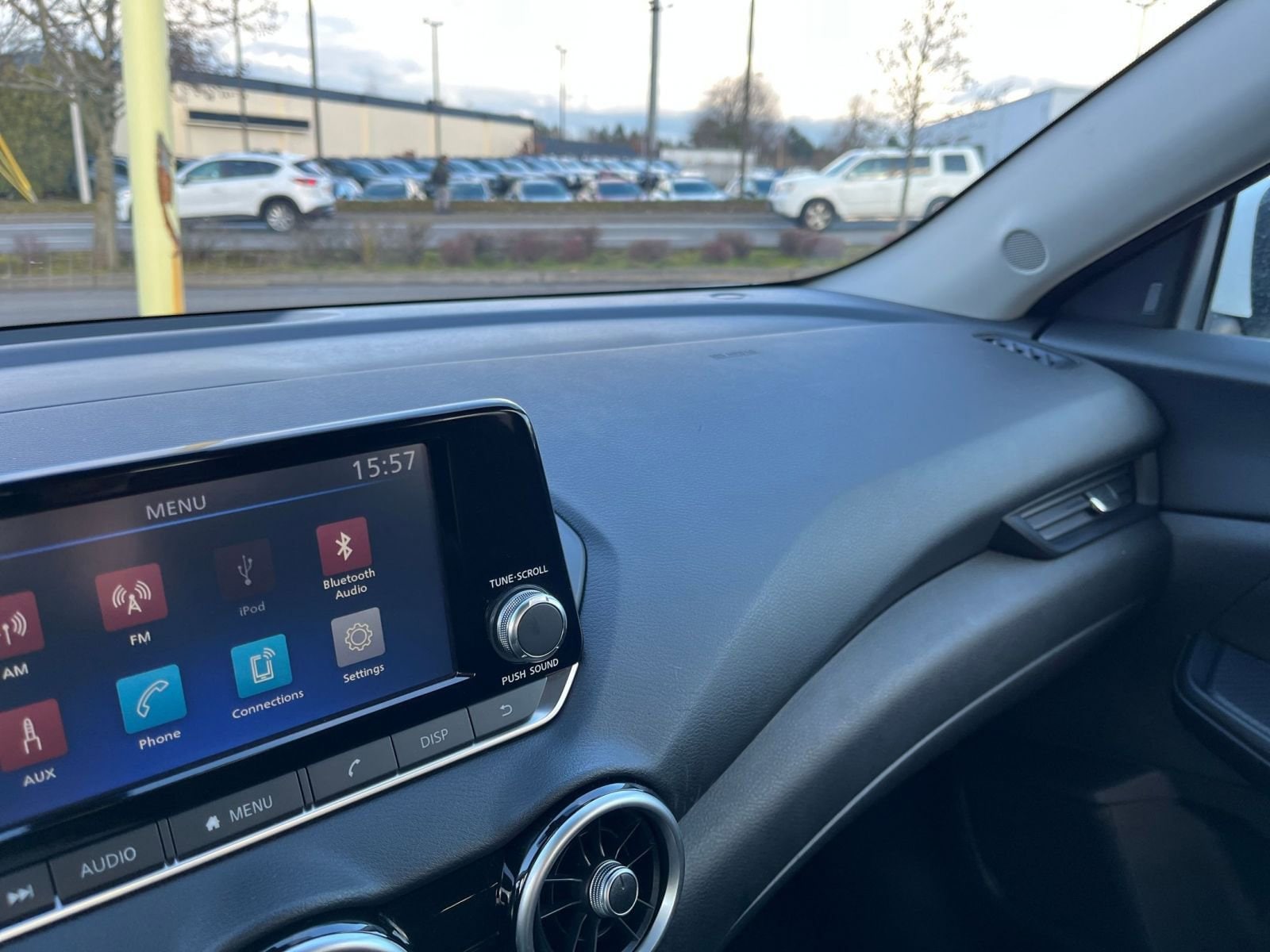 Thumbnail: 2025 Nissan Sentra - 33