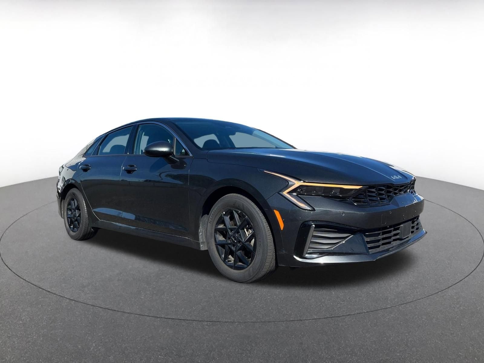 Thumbnail: 2025 Kia K5 - 1