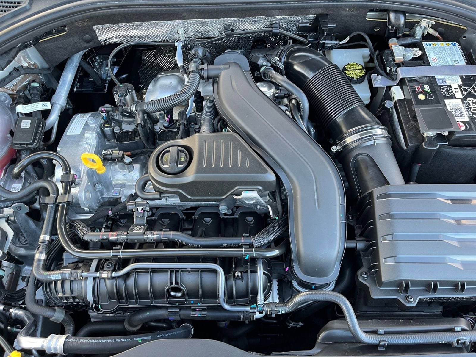 Thumbnail: 2025 Volkswagen Jetta - 32