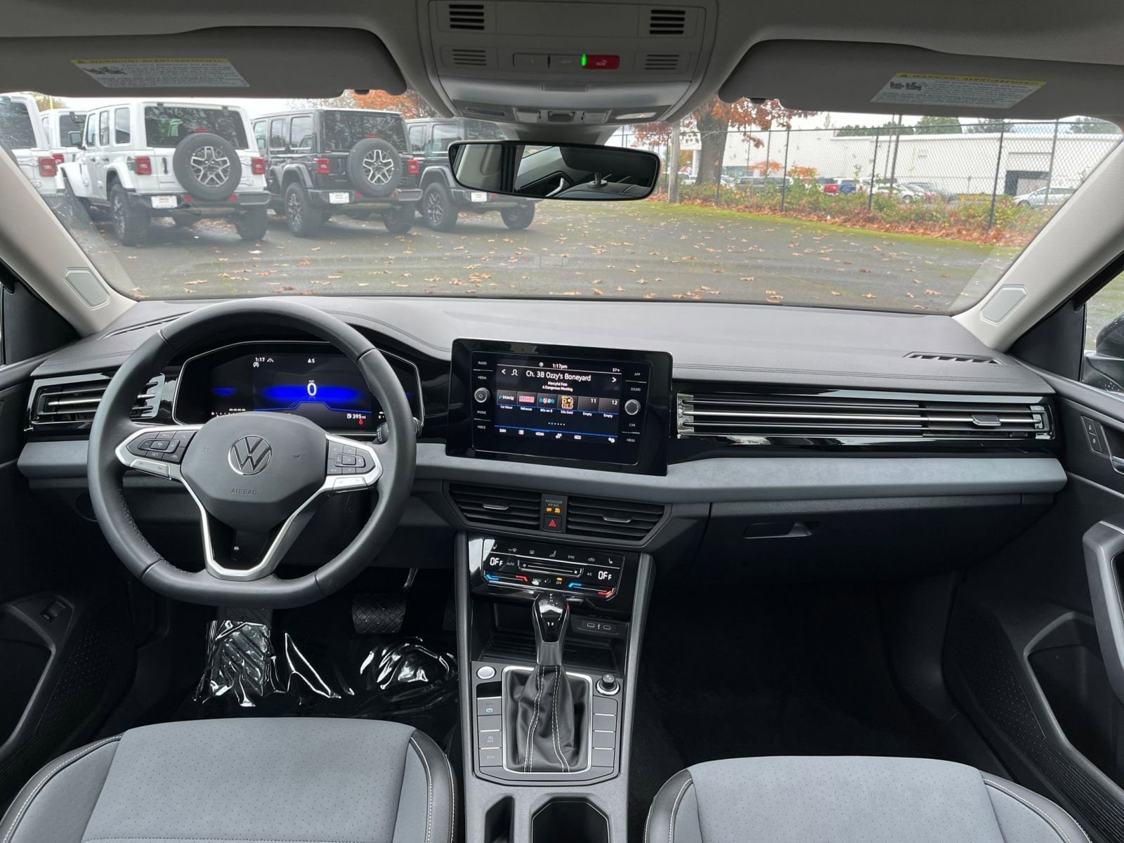 Thumbnail: 2025 Volkswagen Jetta - 32