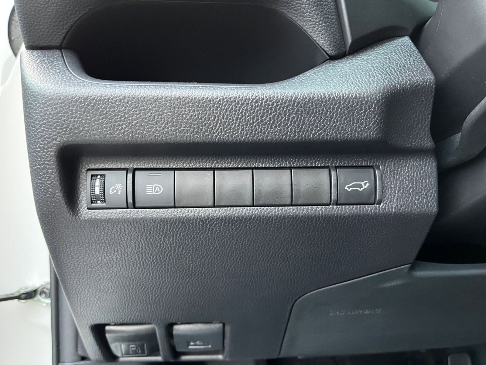 Thumbnail: 2025 Toyota RAV4 - 21