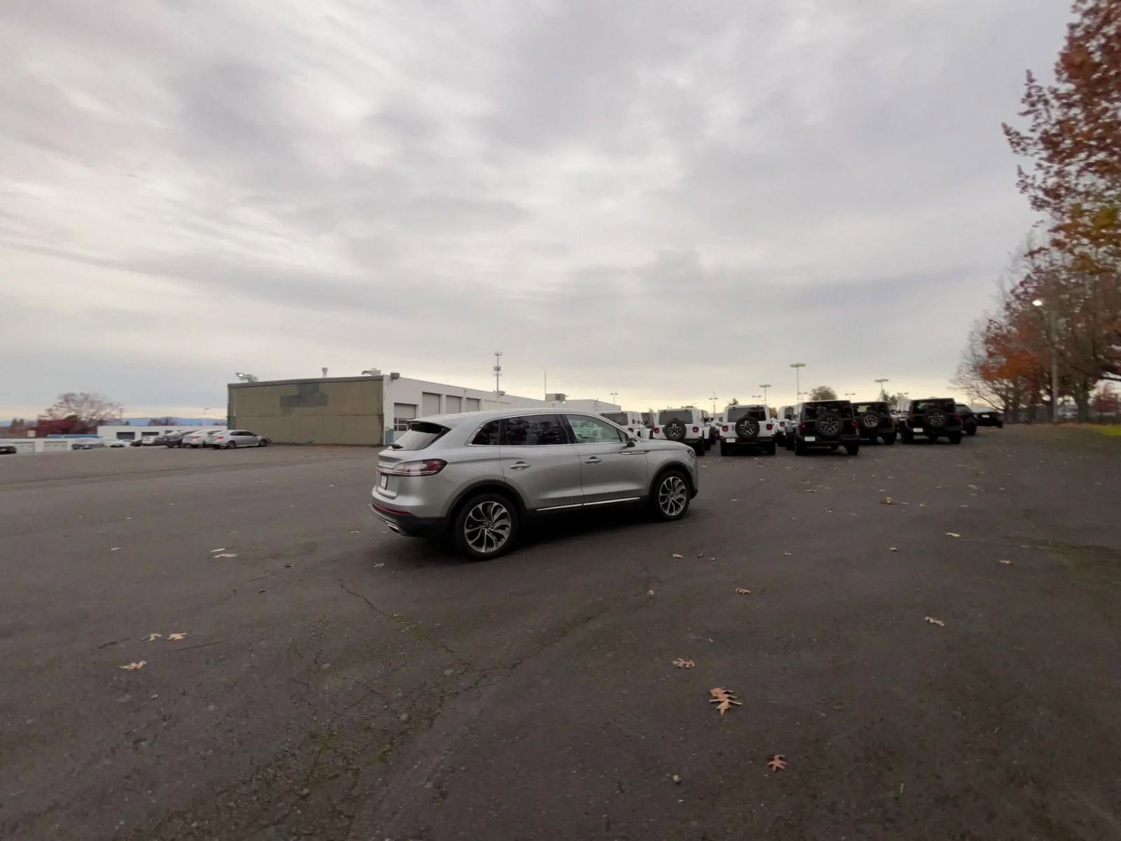 Thumbnail: 2023 Lincoln Nautilus - 14