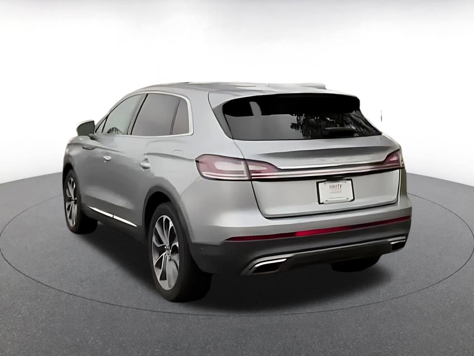 Thumbnail: 2023 Lincoln Nautilus - 7