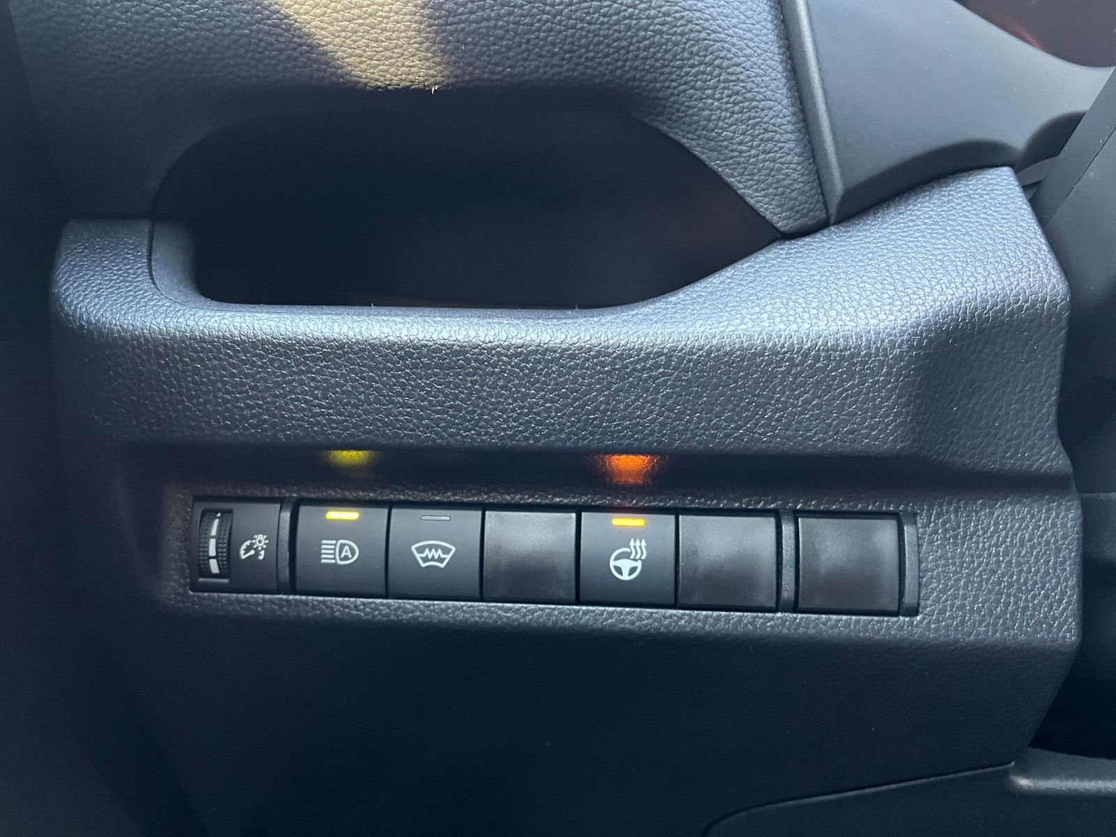 Thumbnail: 2025 Toyota RAV4 - 20