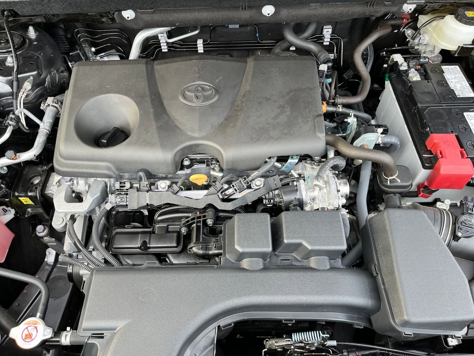 Thumbnail: 2025 Toyota RAV4 - 32