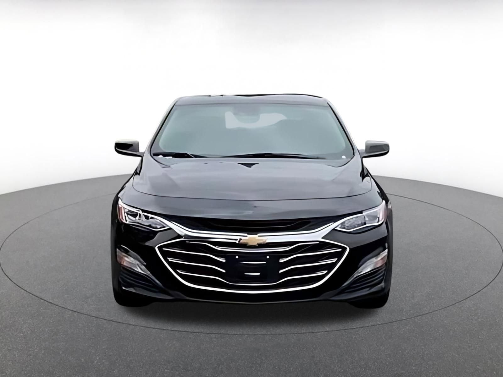 Thumbnail: 2024 Chevrolet Malibu - 3