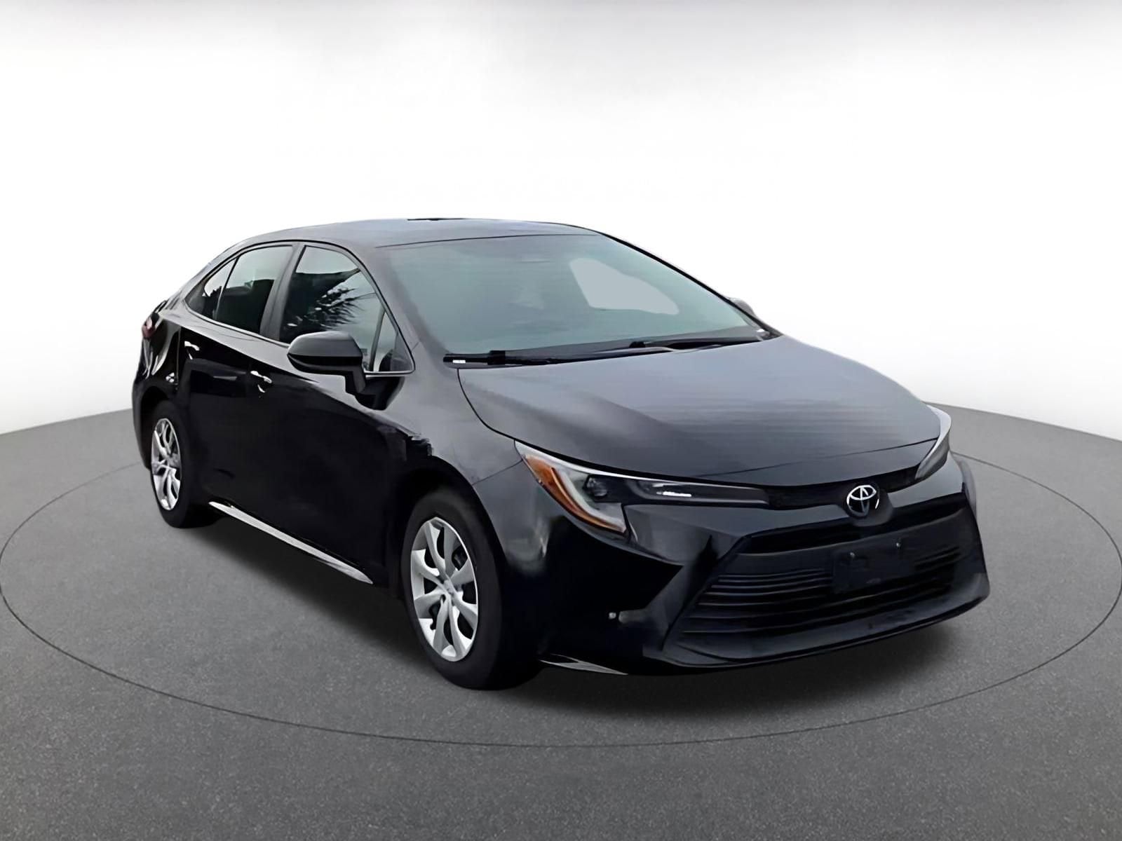 Thumbnail: 2023 Toyota Corolla - 3