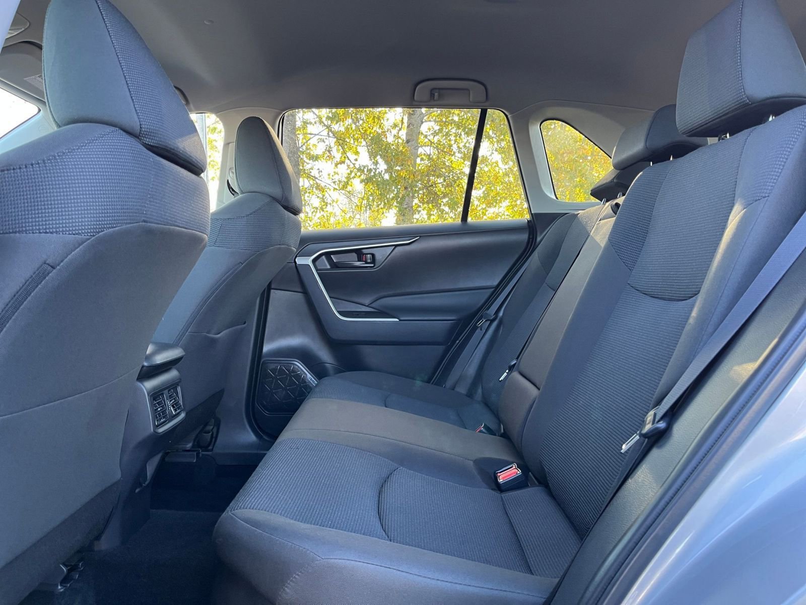 Thumbnail: 2025 Toyota RAV4 - 24