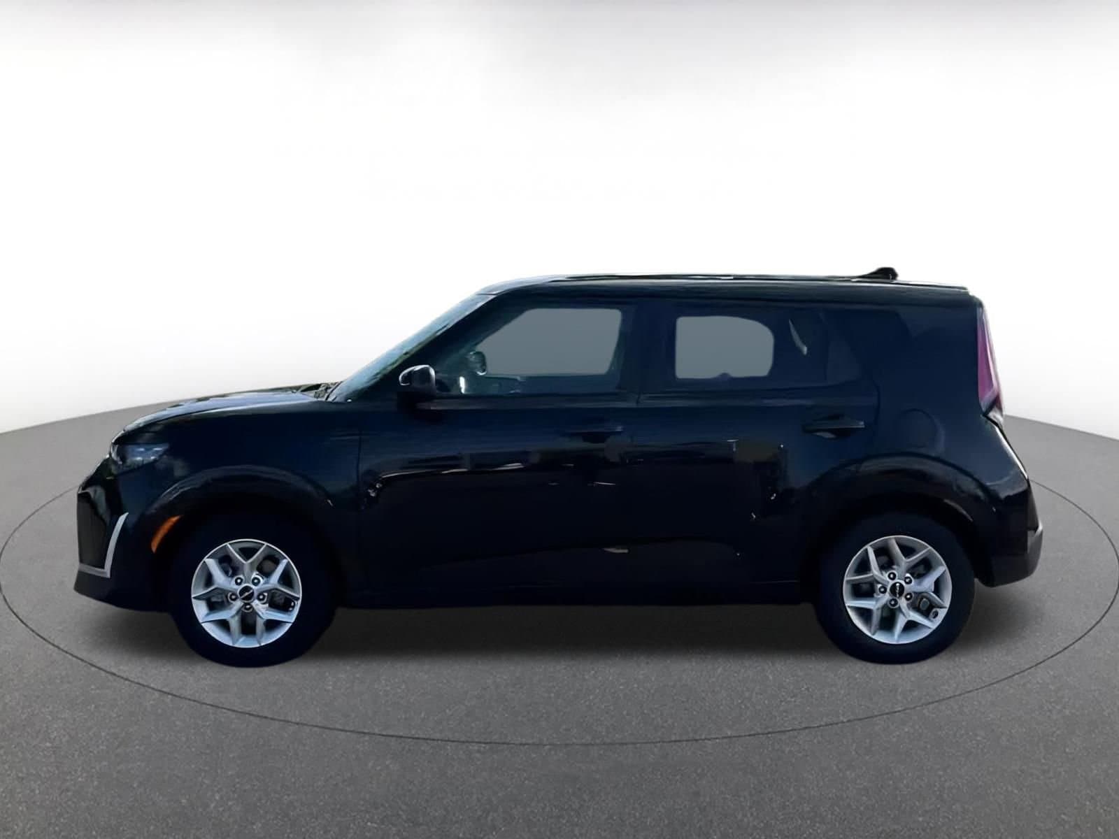 2024 Kia Soul LX 8