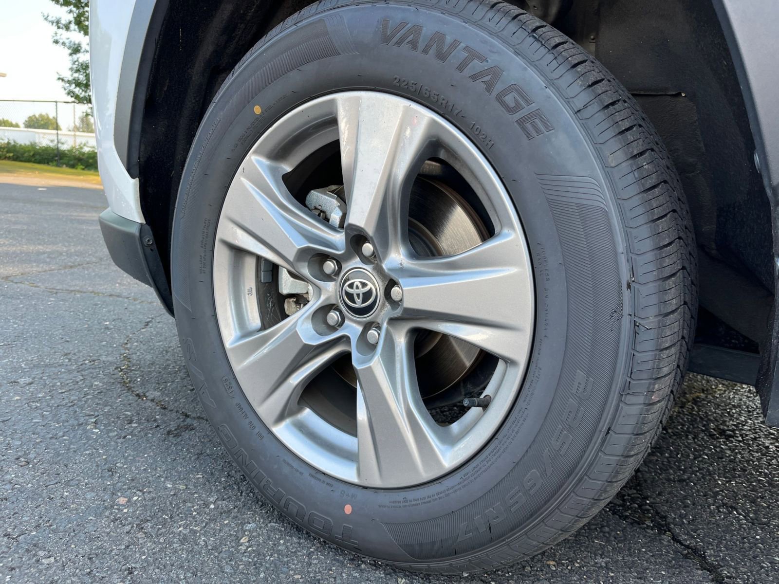 Thumbnail: 2024 Toyota RAV4 - 33