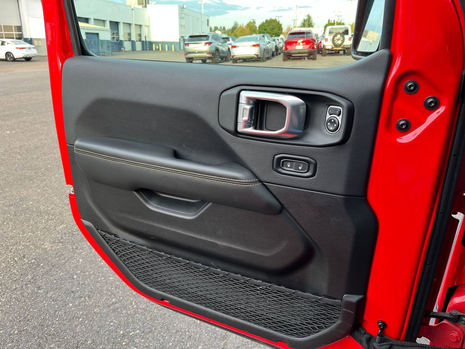 Thumbnail: 2025 Jeep Wrangler - 20