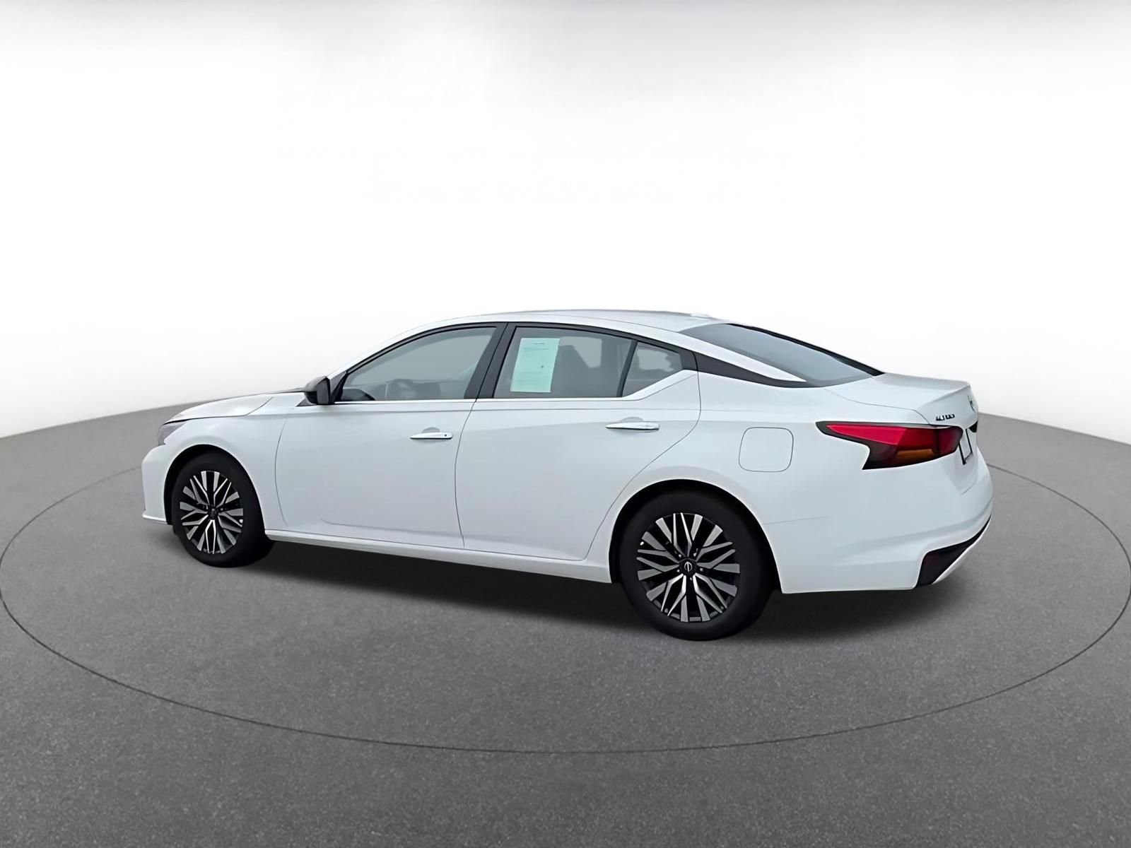 Thumbnail: 2025 Nissan Altima - 11