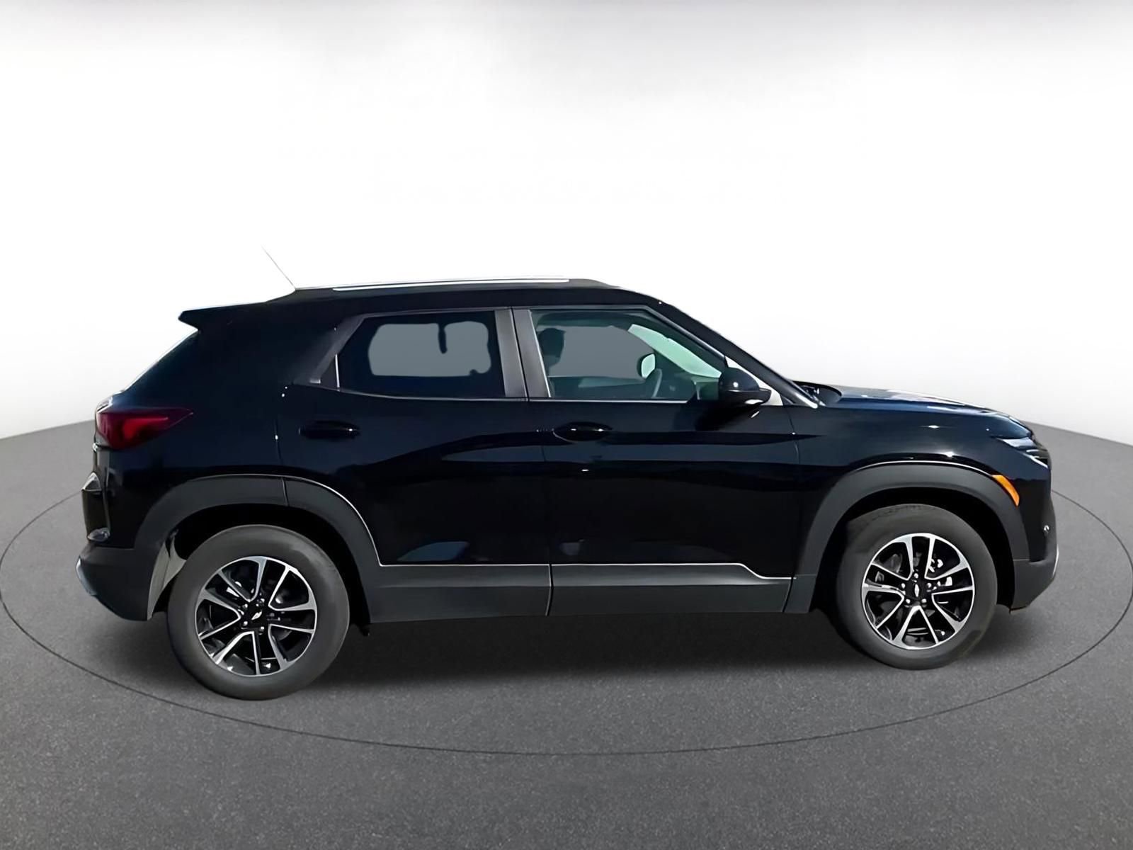 Thumbnail: 2025 Chevrolet TrailBlazer - 15