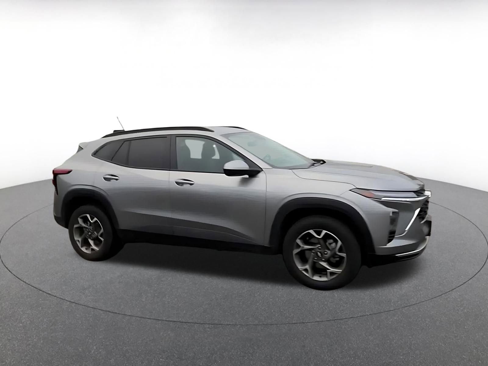 Thumbnail: 2025 Chevrolet Trax - 2