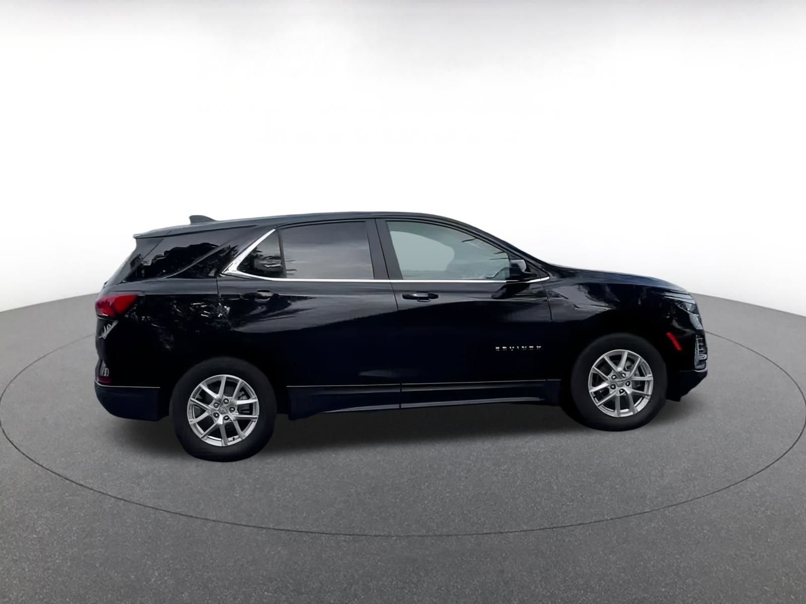 Thumbnail: 2024 Chevrolet Equinox - 16