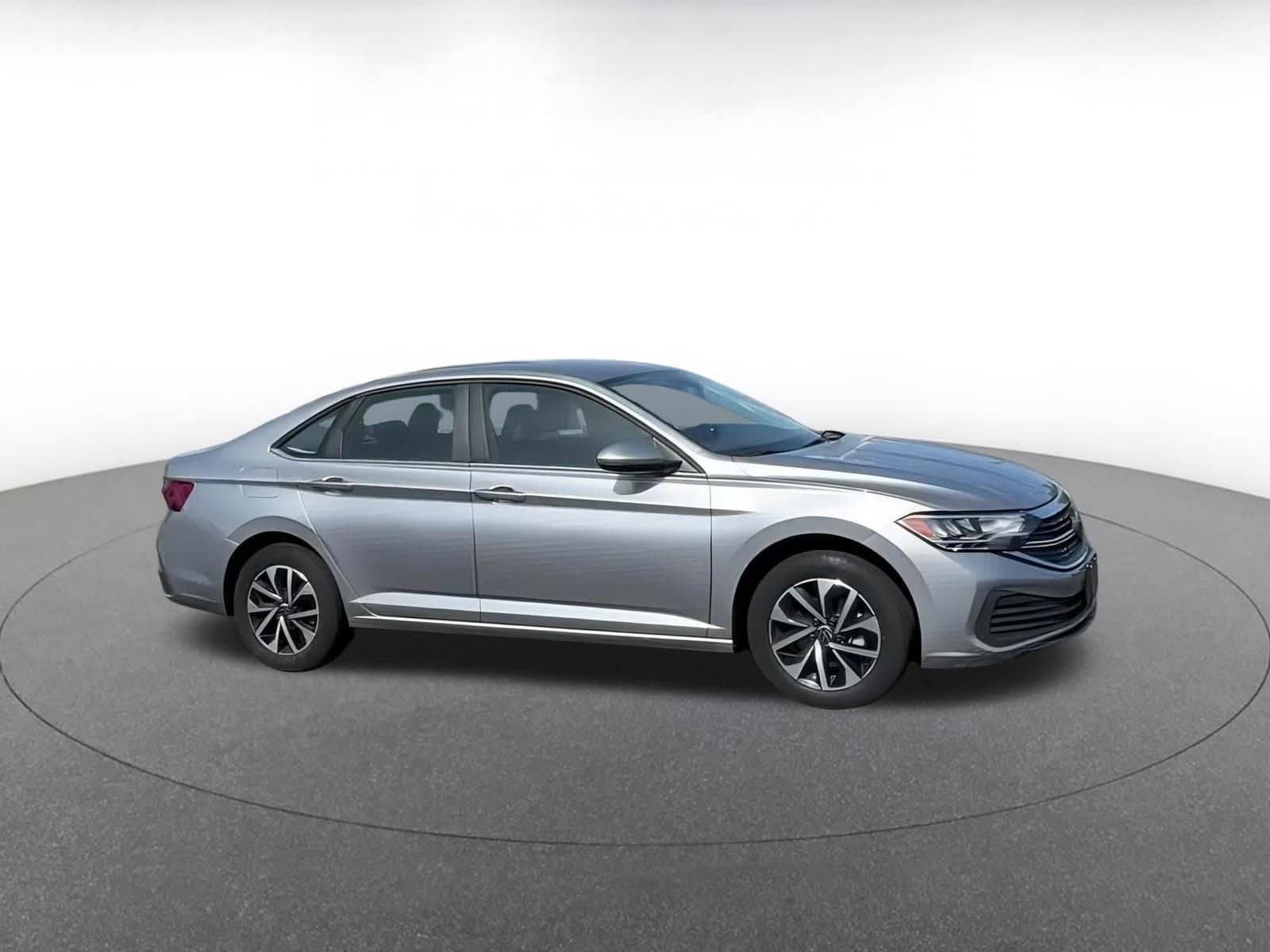 Thumbnail: 2024 Volkswagen Jetta - 2