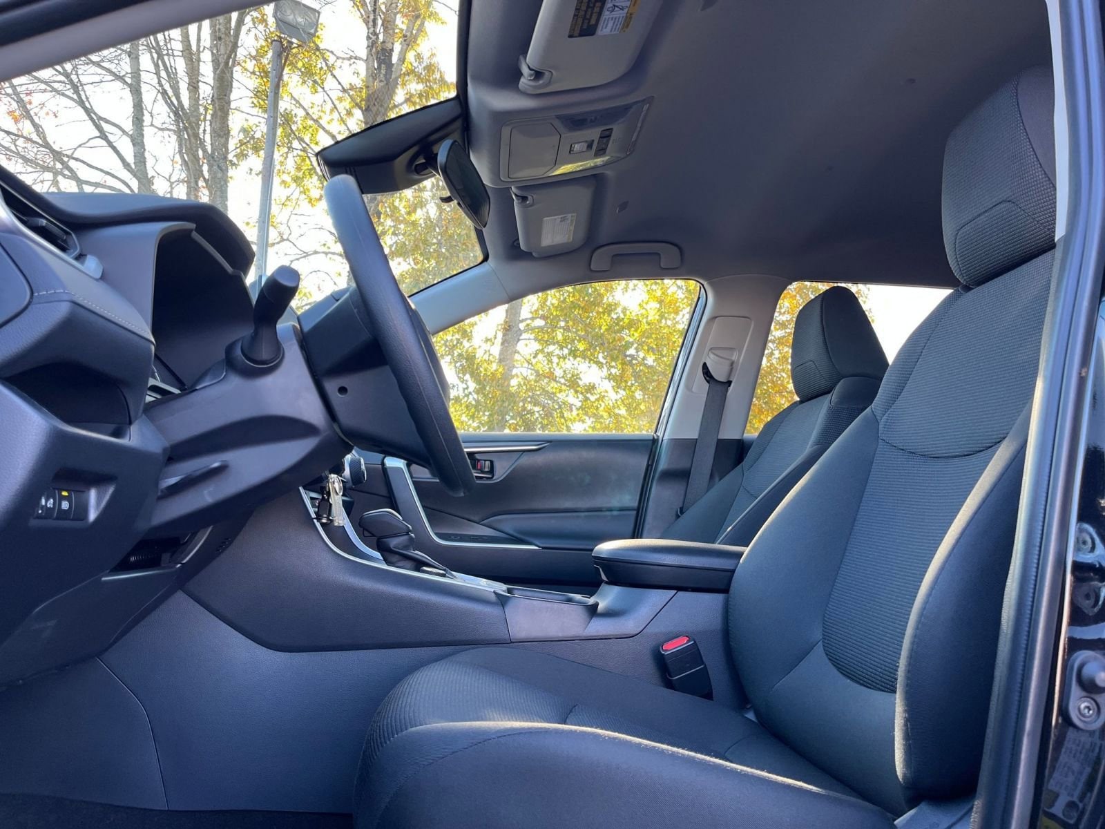 Thumbnail: 2025 Toyota RAV4 - 25