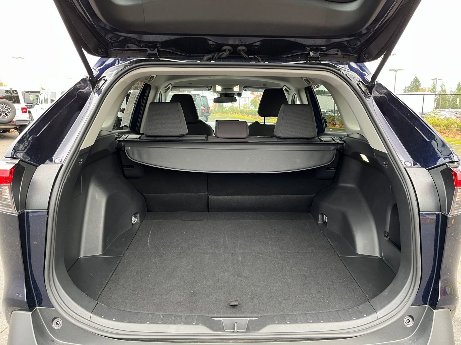 Thumbnail: 2025 Toyota RAV4 - 31