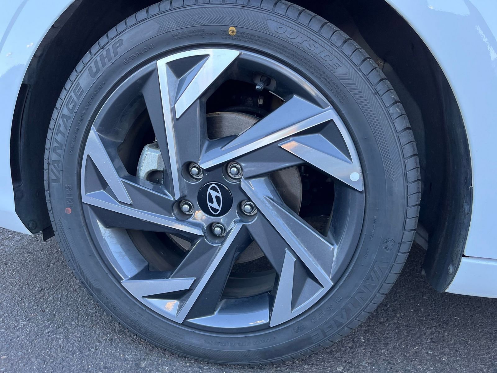 Thumbnail: 2025 Hyundai Elantra - 30