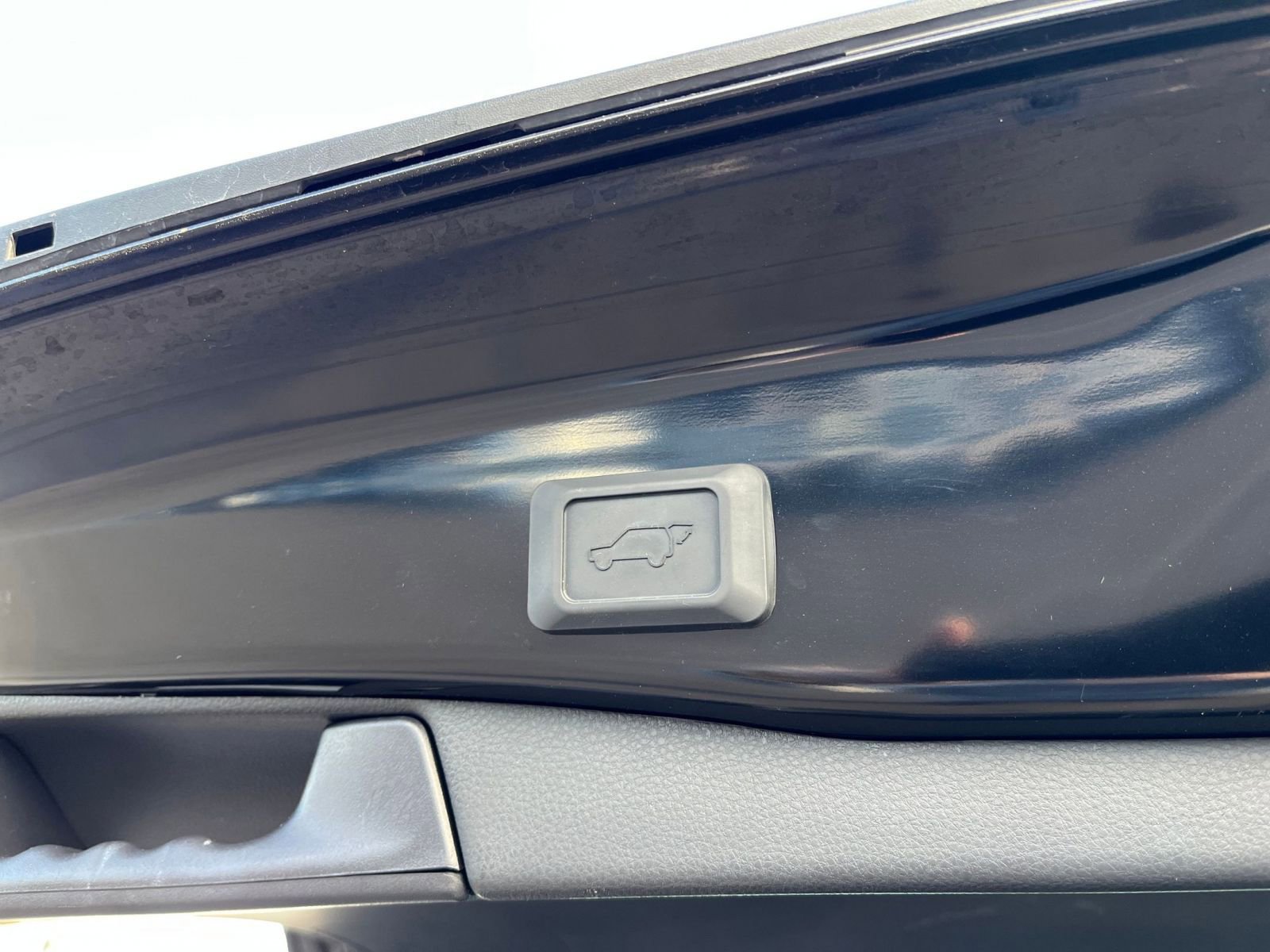 Thumbnail: 2025 Toyota RAV4 - 25