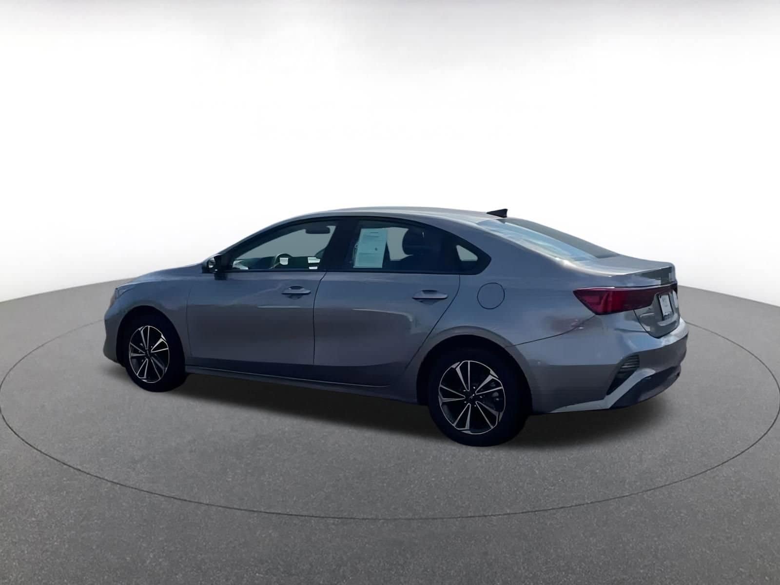 Thumbnail: 2024 Kia Forte - 4