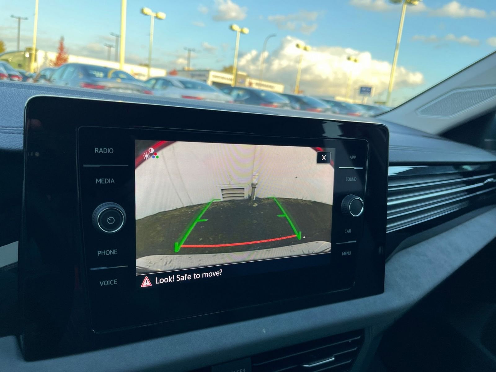 Thumbnail: 2025 Volkswagen Jetta - 17