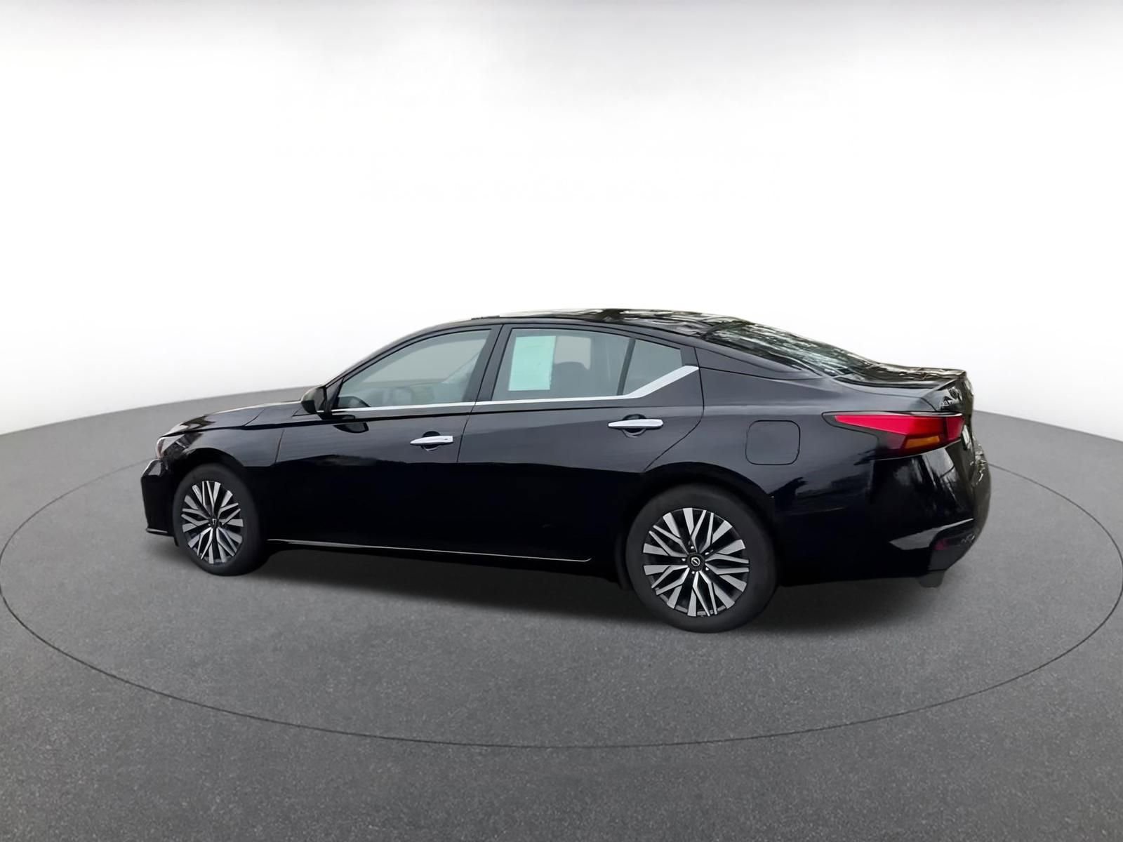 Thumbnail: 2024 Nissan Altima - 11